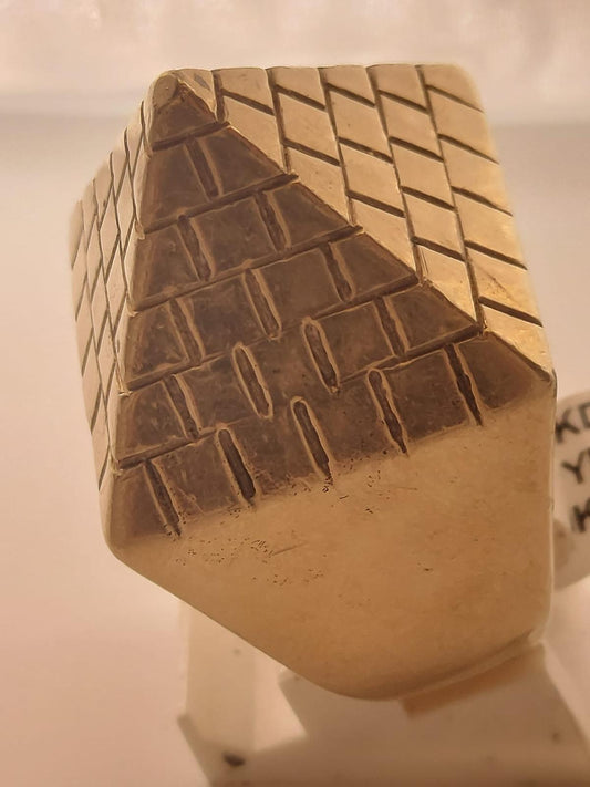 Pyramid Ring