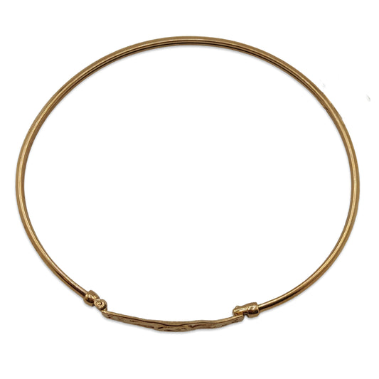 9KT Yellow Gold Designer Bangle 4.48GM – Elegant Lightweight Gold Bracelet