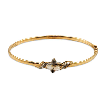 9KT Yellow Gold Pearl & Diamond Bangle 4.31GM – Elegant Designer Pearl Gold Bracelet